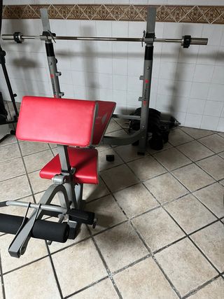 Banco de pesas con barra, mancuernas y Eliptica BH