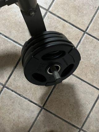 Banco de pesas con barra, mancuernas y Eliptica BH