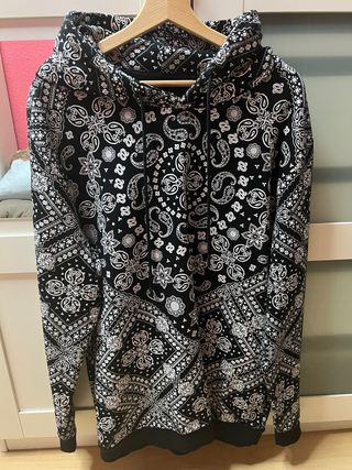 Sudadera con estampado bandana Negra y Blanca