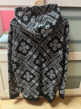 Sudadera con estampado bandana Negra y Blanca