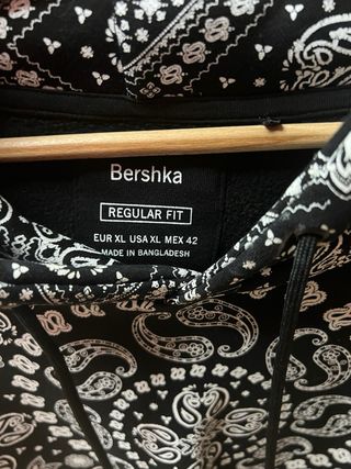 Sudadera con estampado bandana Negra y Blanca