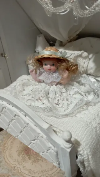 Bambola porcellana casa bambole