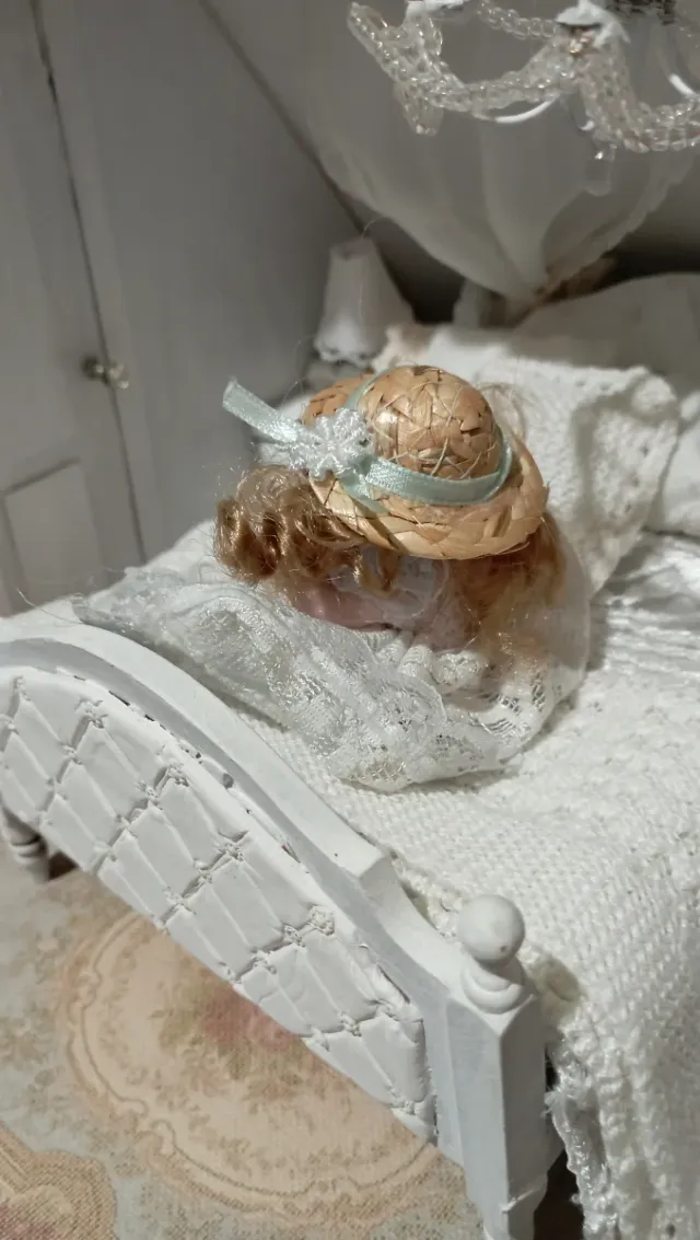 Bambola porcellana casa bambole