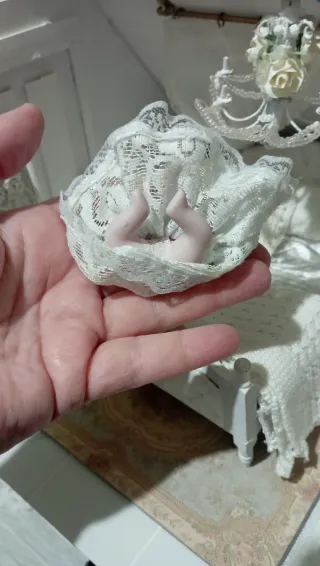 Bambola porcellana casa bambole