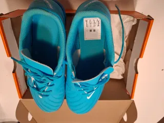 Botas Fútbol Nike Niño Talla 40