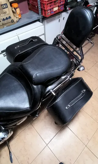 Kawasaki VN900 Classic 2007 con alforjas 65195km.