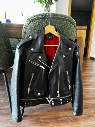 Cazadora de cuero The Kooples negra y roja