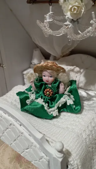 Bambola porcellana casa bambole