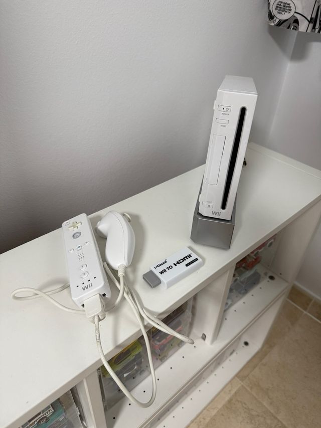 Wii blanca, perfecto estado, muchos juegos.