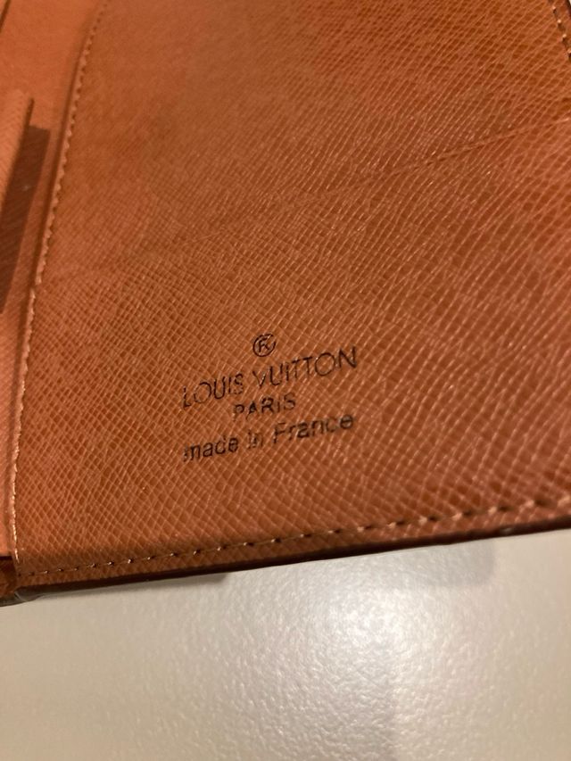 Billetero tipo Louis Vuitton Marrón