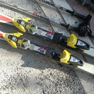 Esquís Dynastar Speed XS con fijaciones