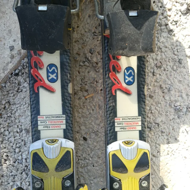 Esquís Dynastar Speed XS con fijaciones