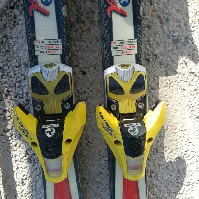 Esquís Dynastar Speed XS con fijaciones