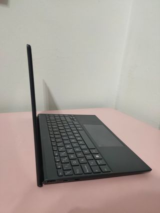 ASUS ZenBook UX325E, portatile premium per lavoro da casa, studio o uso quotidiano