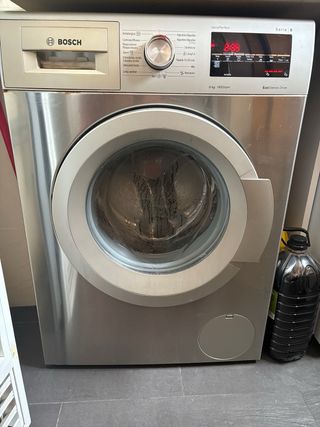 Lavadora Bosch Serie 6 8kg, modelo WAT2848XES/16..