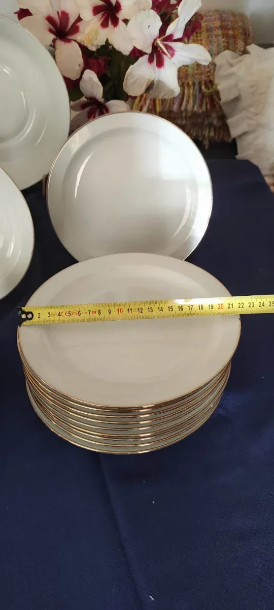 Vajilla Porcelanas del Norte Blanca y Dorada