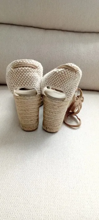 Sandalias Esparto Beige Atadas.