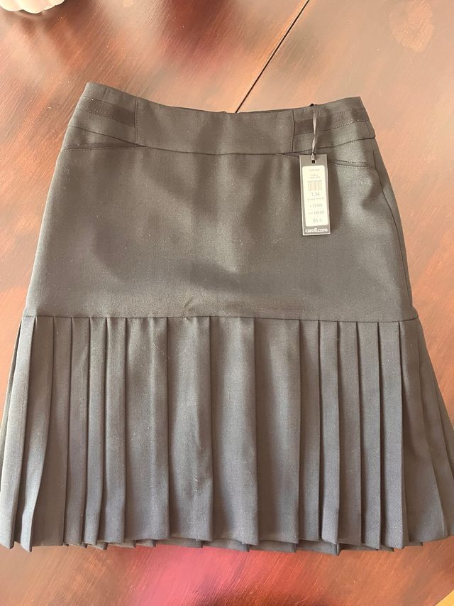 Falda Caroll plisada negra talla 34