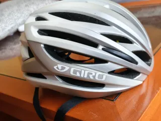 Casco Giro Syntax Mips Talla m