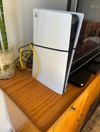 PlayStation 5 Digital Edition (PS5)