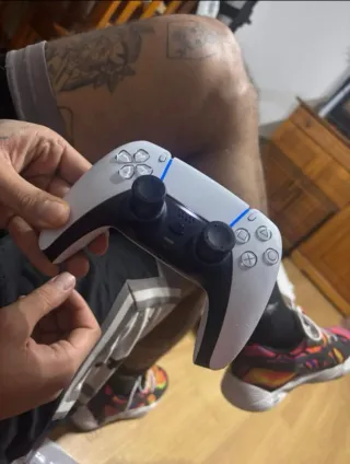 PlayStation 5 Digital Edition (PS5)