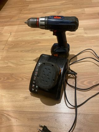 Taladro AEG 12V con cargador y 2 baterías