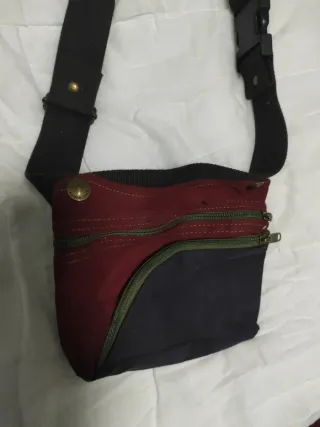Bolso/ riñonera / cartuchera Benetti Barcelona