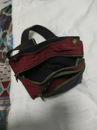 Bolso/ riñonera / cartuchera Benetti Barcelona