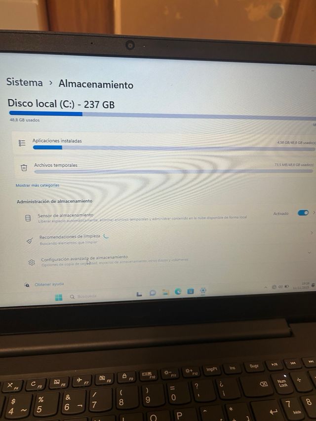 Ordenador Lenovo V15 IIL Negro