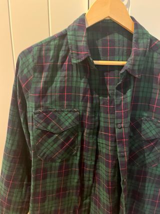 Camisas de cuadros: verde y azul