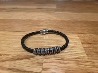 Pulsera Lotus Style cuero y brillantes