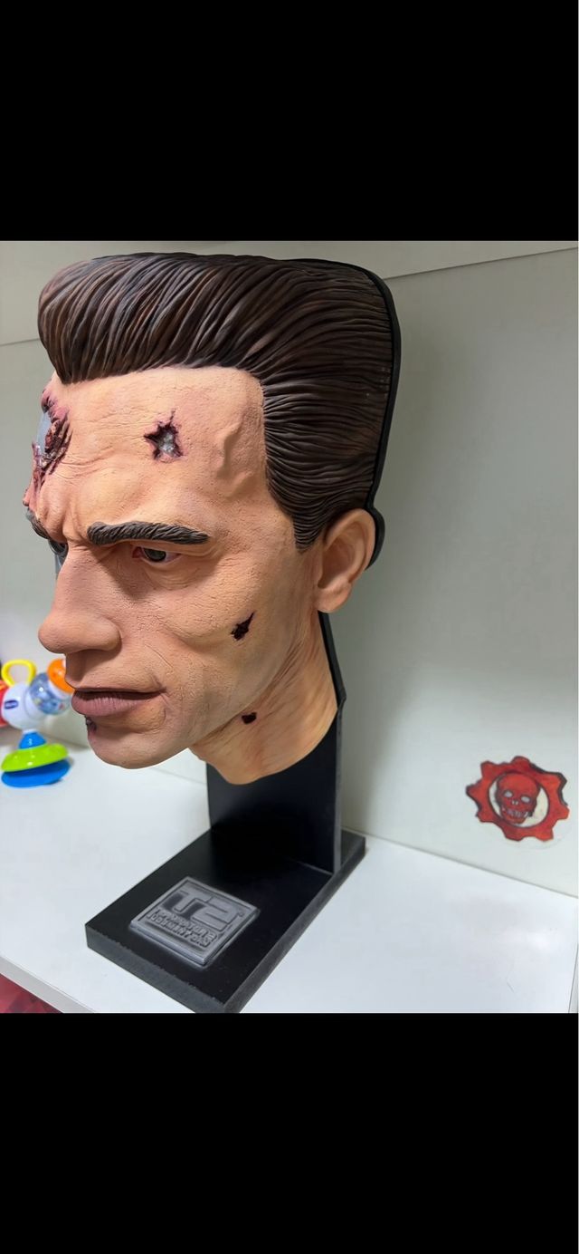 Busto Terminator, hecho y pintado a encargo