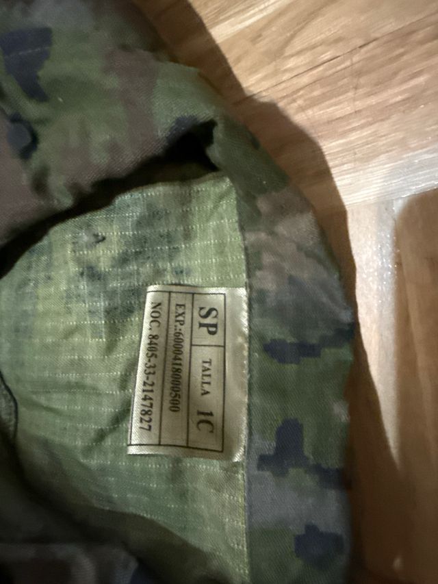 Uniforme militar camuflaje