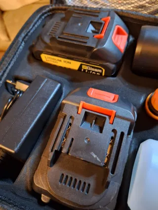 Hidrolavadora Inalámbrica con 2 Baterías en maleta