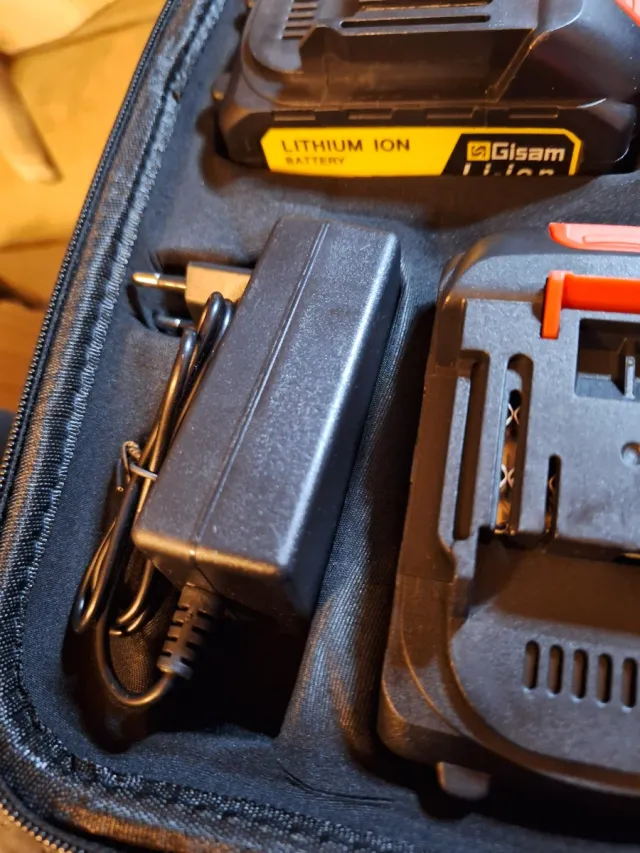 Hidrolavadora Inalámbrica con 2 Baterías en maleta