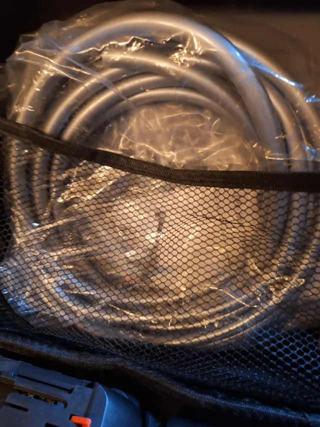 Hidrolavadora Inalámbrica con 2 Baterías en maleta