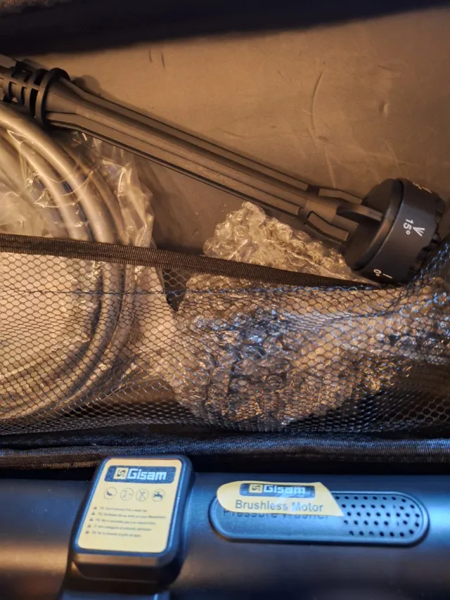 Hidrolavadora Inalámbrica con 2 Baterías en maleta