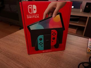 Nintendo Switch OLED Azul/Rojo + Juegos