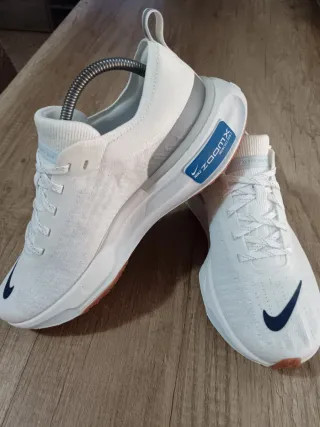 Zapatillas Nike Invincible Run 3 Blancas