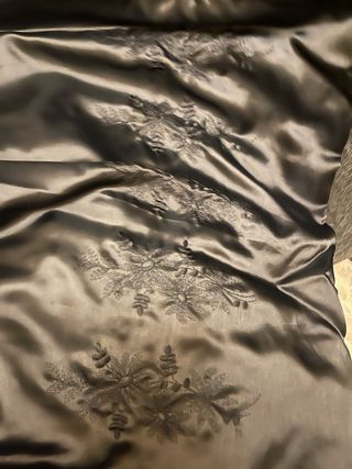 Abrigo de pelo marrón y negro