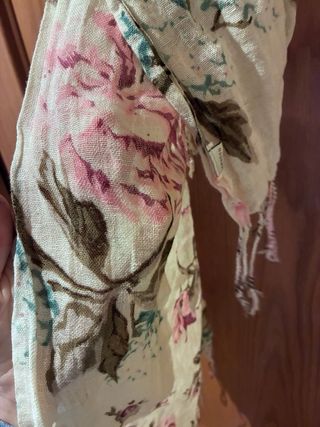 Pañuelo fular floral rosa y morado