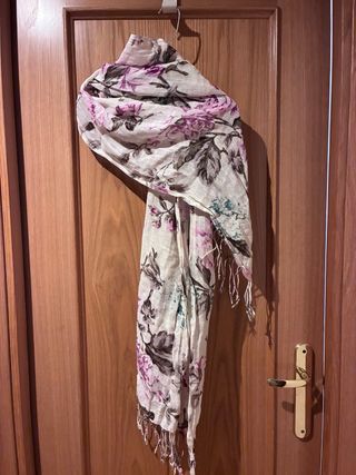 Pañuelo fular floral rosa y morado