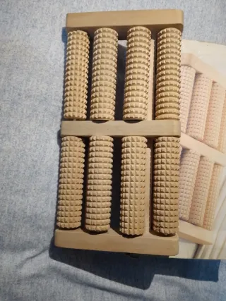 2 Rodillos masajeadores de madera. Los dos 8 €