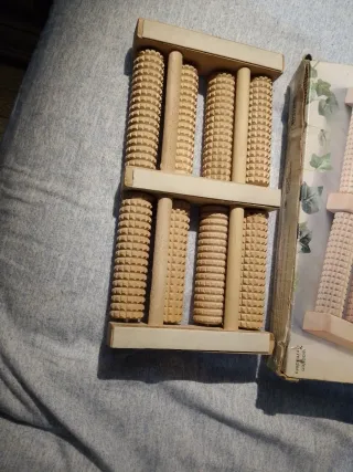 2 Rodillos masajeadores de madera. Los dos 8 €