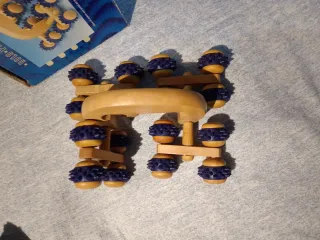 2 Rodillos masajeadores de madera. Los dos 8 €