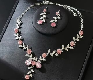 Conjunto Collar y Pendientes Flores Rosas y Platea