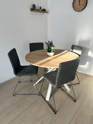 Mesa Comedor Redonda + 4 Sillas Tapizadas