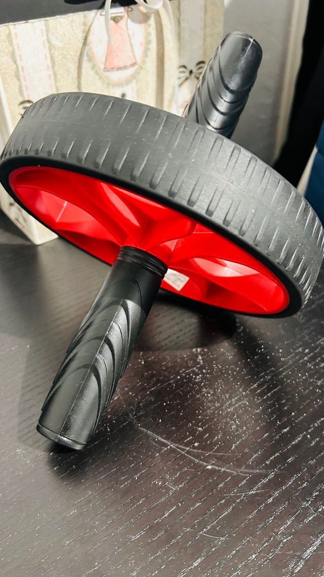 Rueda Abdominal Negra y Roja