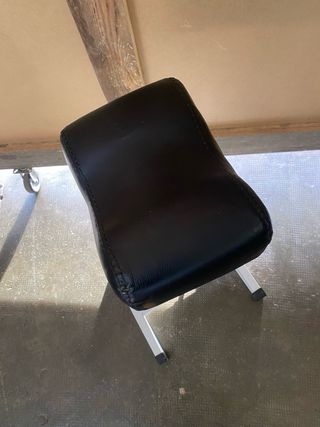 Taburete Pedicura Salón Reposapiés Negro