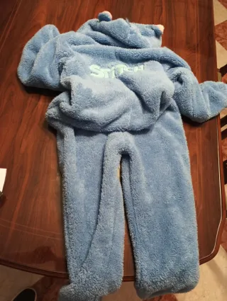 Pijama Stitch peluche nuevo Sin uso.